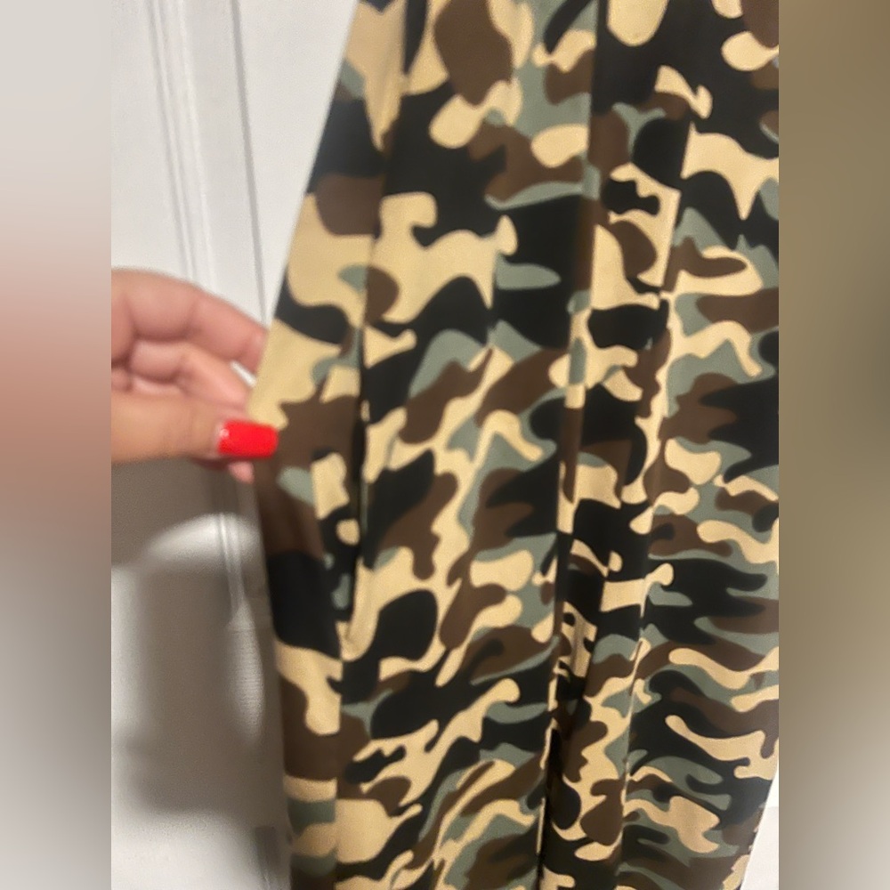 Camo Women's Camouflage Wide-Leg Romper With Pockets. Sm - Picture 5 of 5